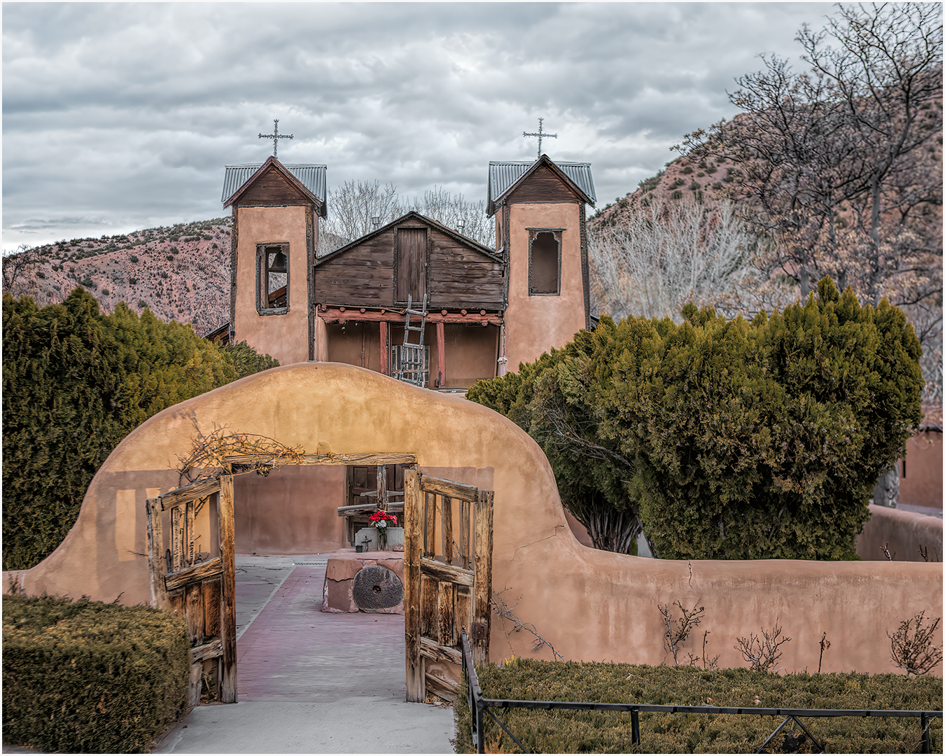 Print Photo Travel_20250527_Ward_Conaway_Santaurio_Second Place